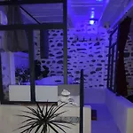 Au Calme Avec Balneo Privee *